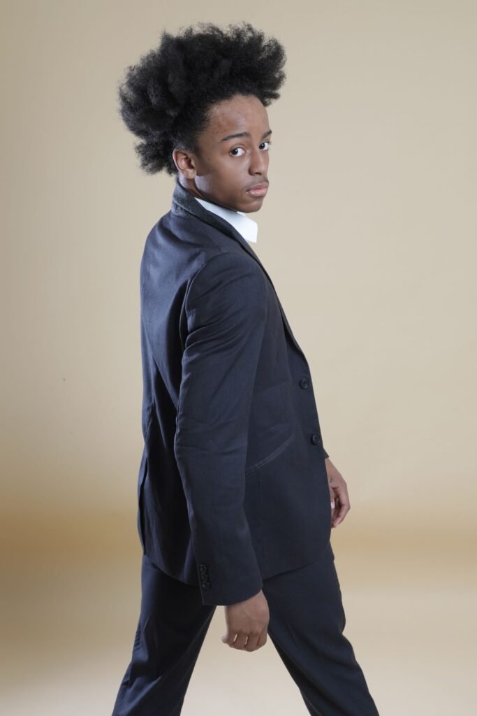 uk male model joshua thomas suit 03.jpg